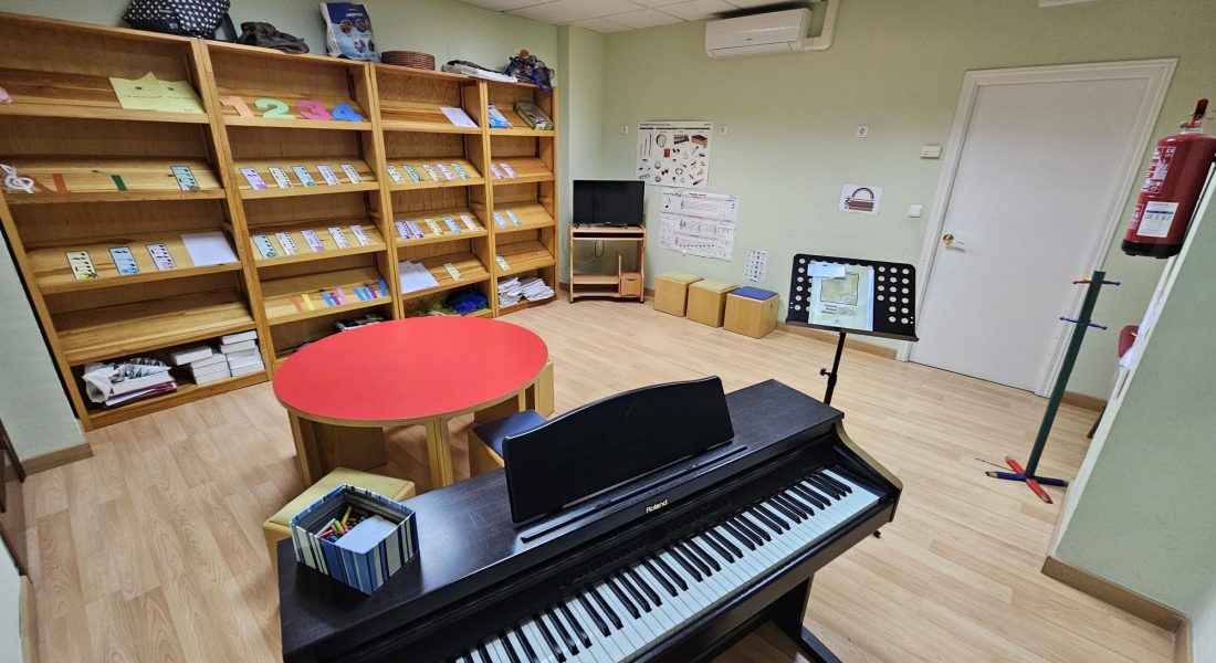Aula específica de Música Infantil donde se imparte música a niños de 2 a 8 años con profesorado especializado en Pedagogía Musical Infantil en Málaga